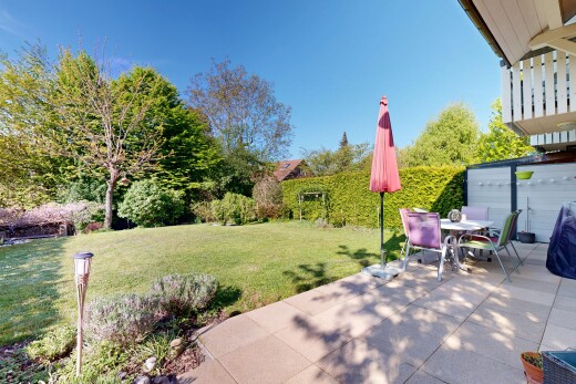 terrasse mit terrasse, essbereich im freien, und rasen