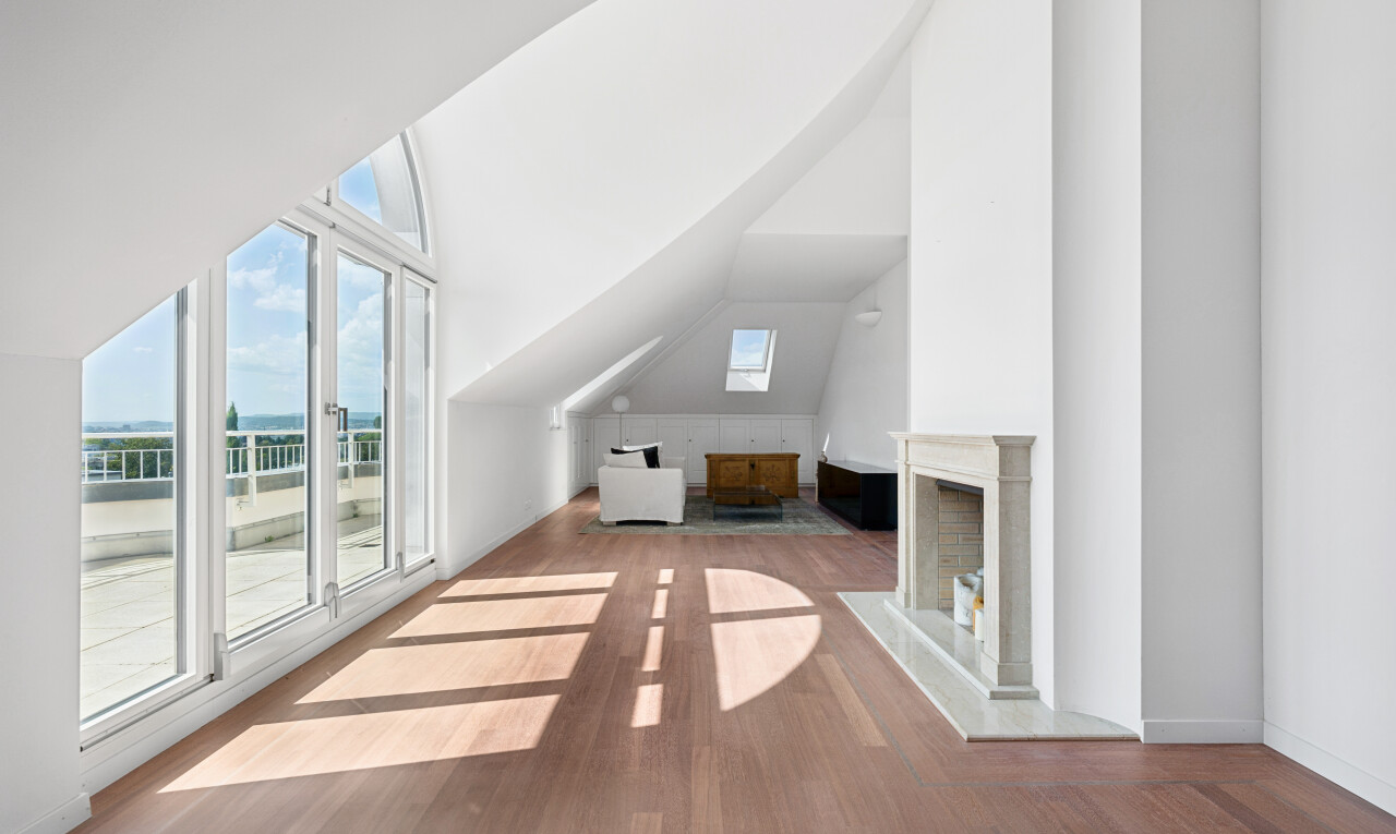 leerer raum mit gipskartonwand, drywall, holzfußboden, wood finish floor, und zusätzliches zimmer