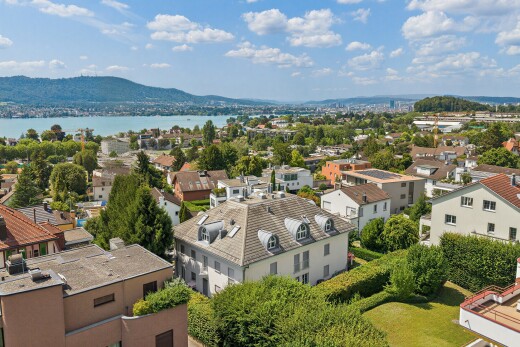 blick auf die berge mit residential view, wohngebietblick, day time, neighborhood view, und mountain view