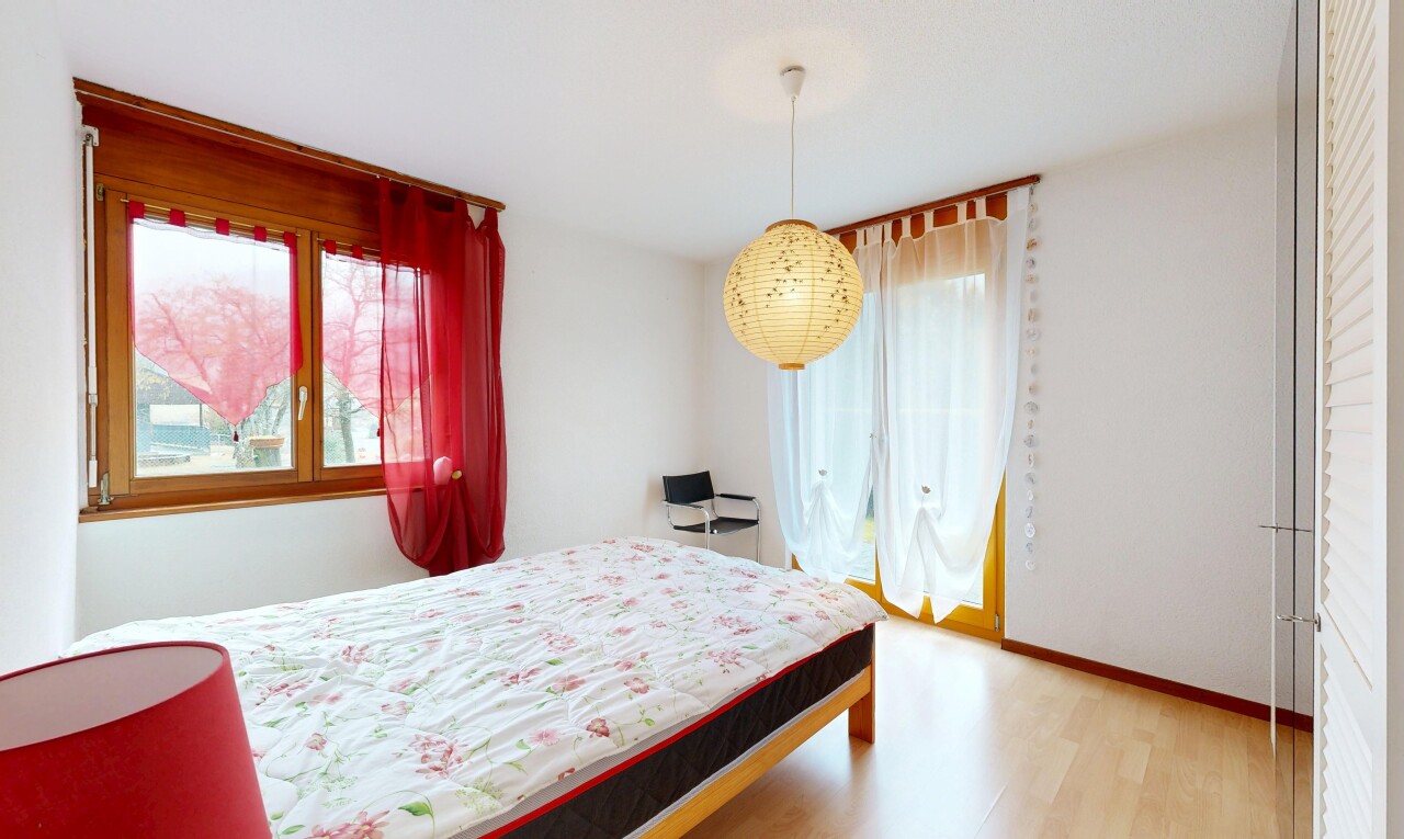 chambre avec cloison sèche, drywall, inside property, lumière naturelle, et natural light