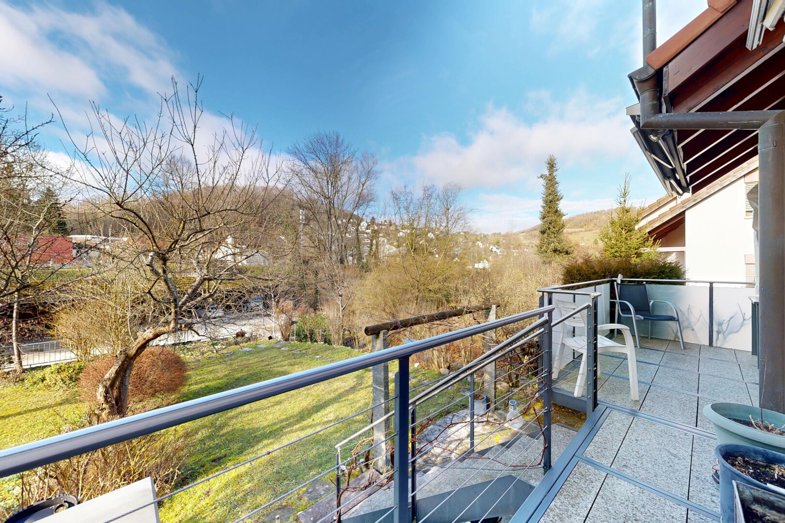 balcon avec balcon, from property, et day time