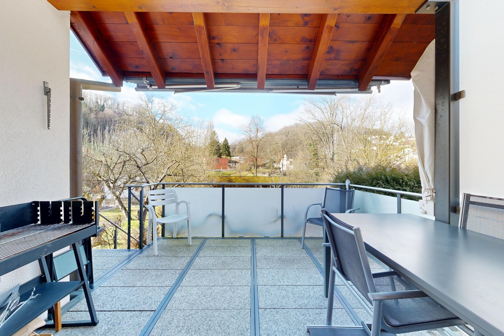 balcon avec day time, from property, et terrasse