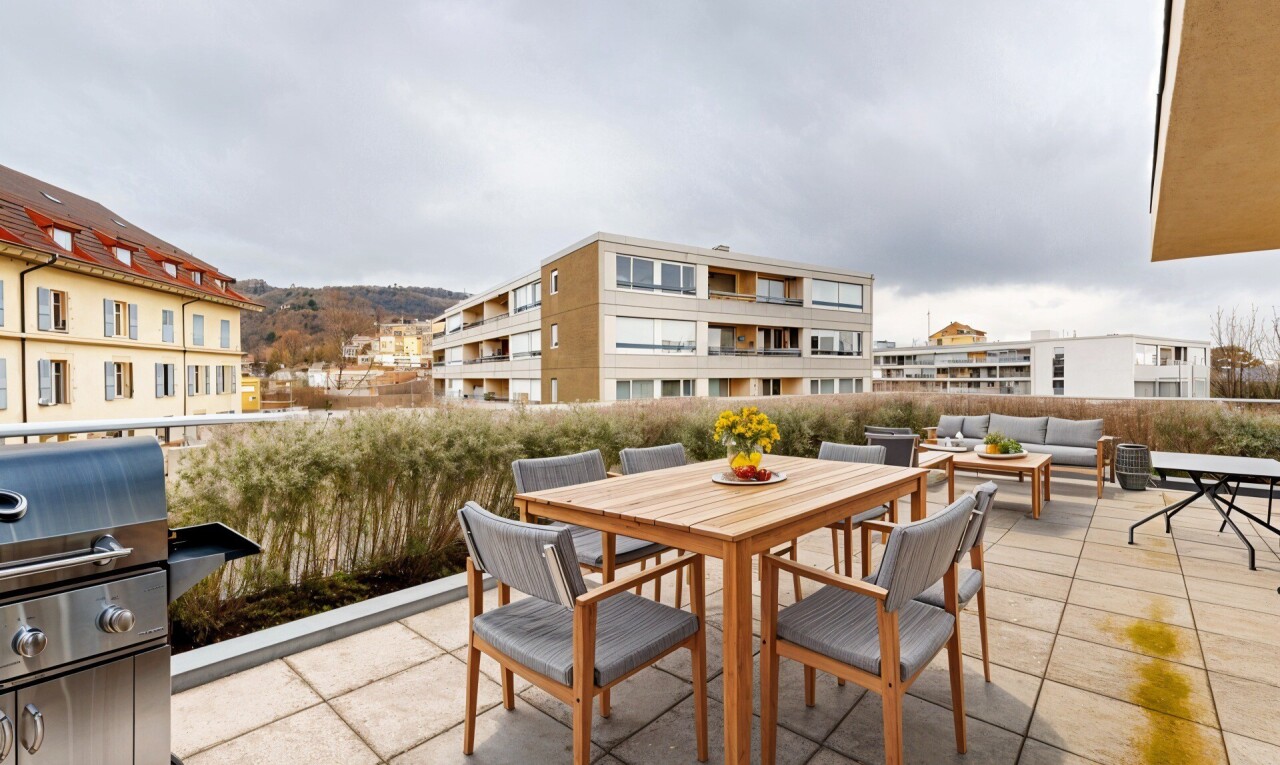 terrasse avec coin repas extérieur, overcast, from property, gril, et espace de vie extérieur