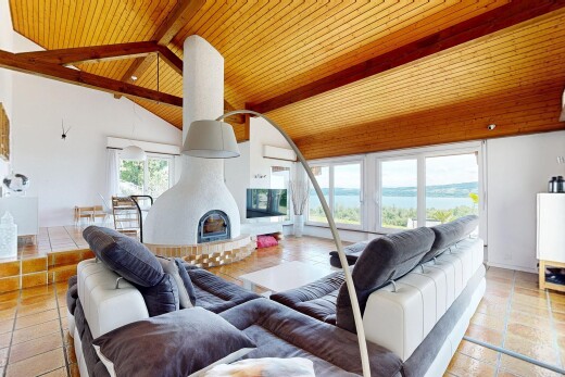 salon avec plafond haut, high ceiling, inside property, cloison sèche, et drywall