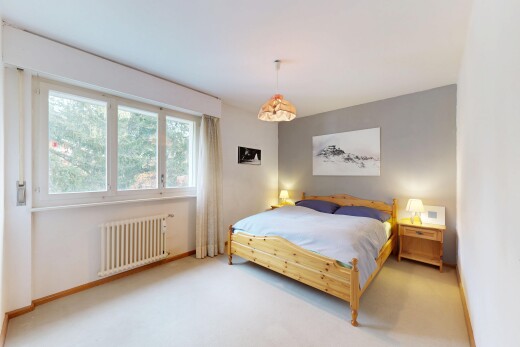 chambre avec radiateur, cloison sèche, drywall, moquette, et carpet