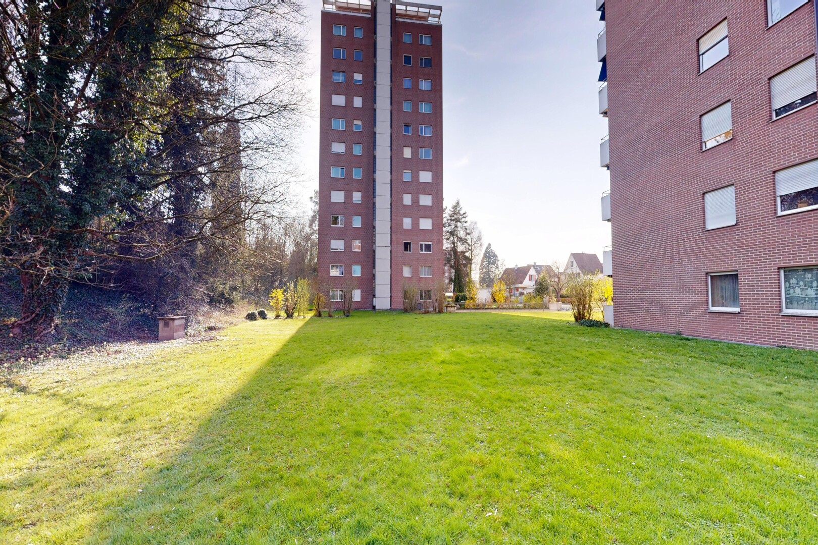 view of apartment building / complex