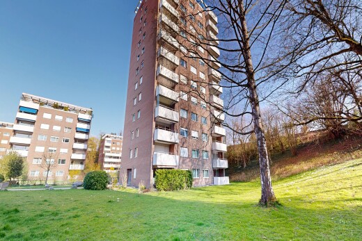 view of apartment building / complex