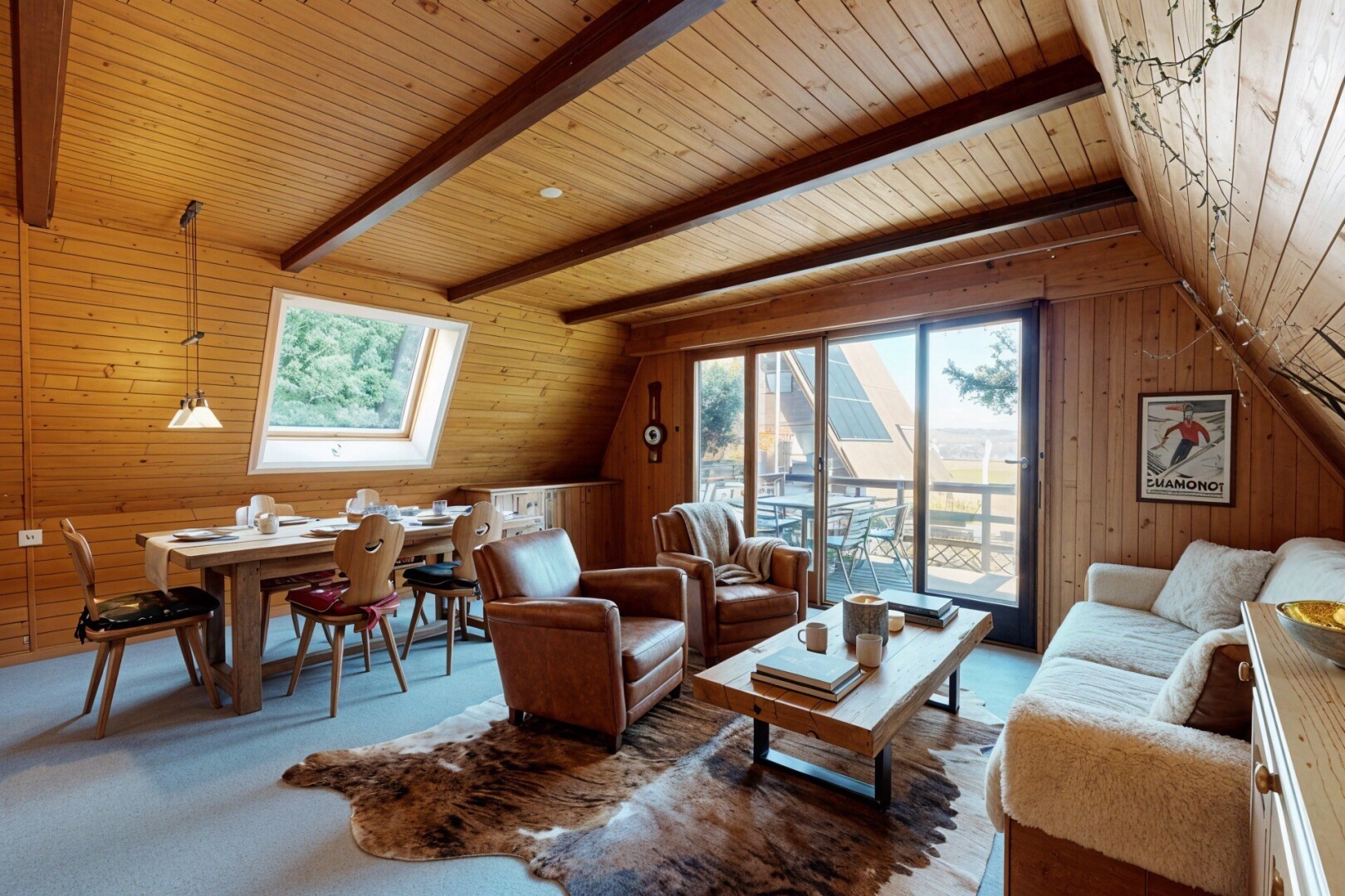 büro mit holzwand, wood wall, natürliches licht, natural light, und teppich