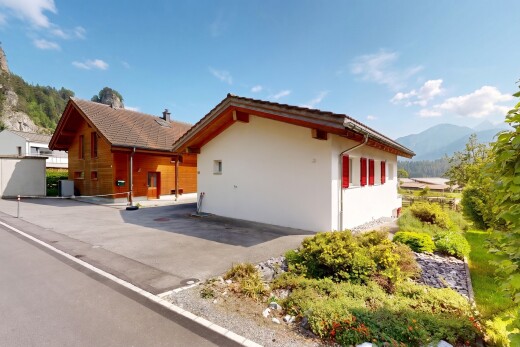 façade avec property visible, day time, mountain view, vue sur la montagne, et bardage en stuc