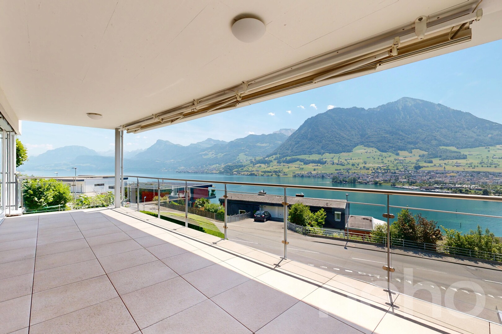 balkon mit mountain view, blick auf die berge, water view, seesicht, und day time