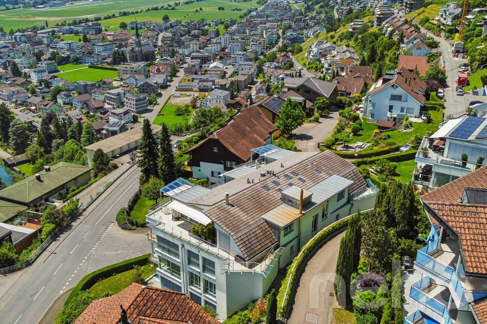 außenansicht mit pergola, residential view, wohngebietblick, und stuckverkleidung