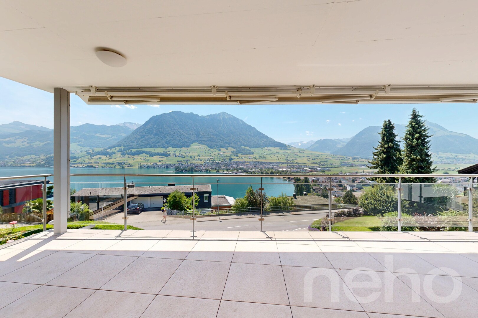 balkon mit blick auf die berge, mountain view, day time, terrasse, und seesicht