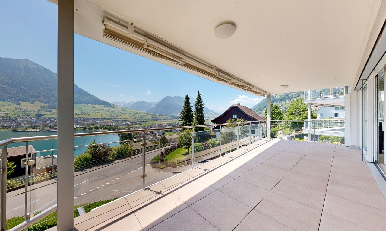 balkon mit day time, mountain view, blick auf die berge, from property, und terrasse