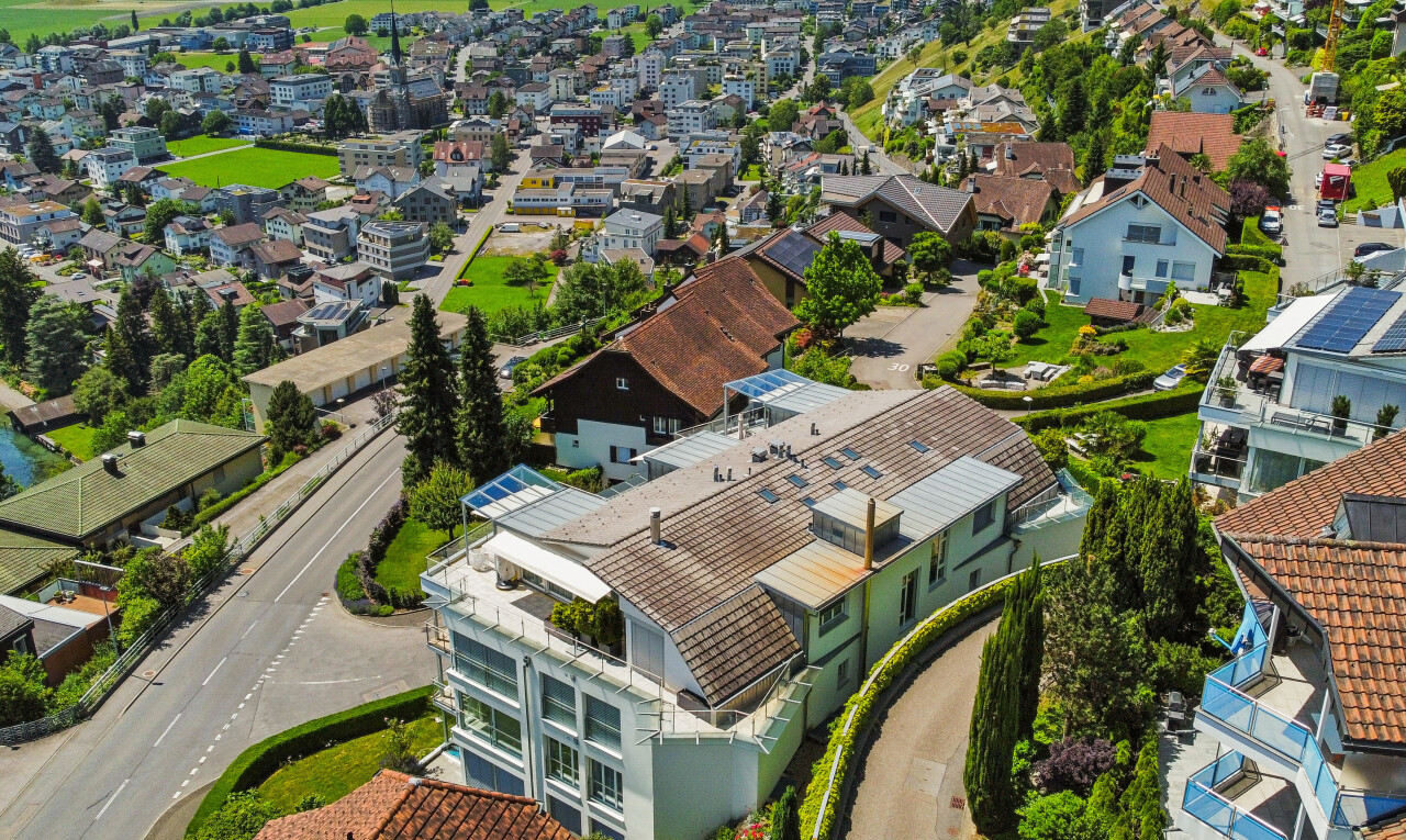 außenansicht mit pergola, residential view, wohngebietblick, und stuckverkleidung