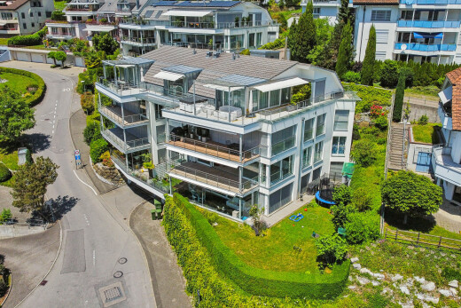 view of apartment building / complex