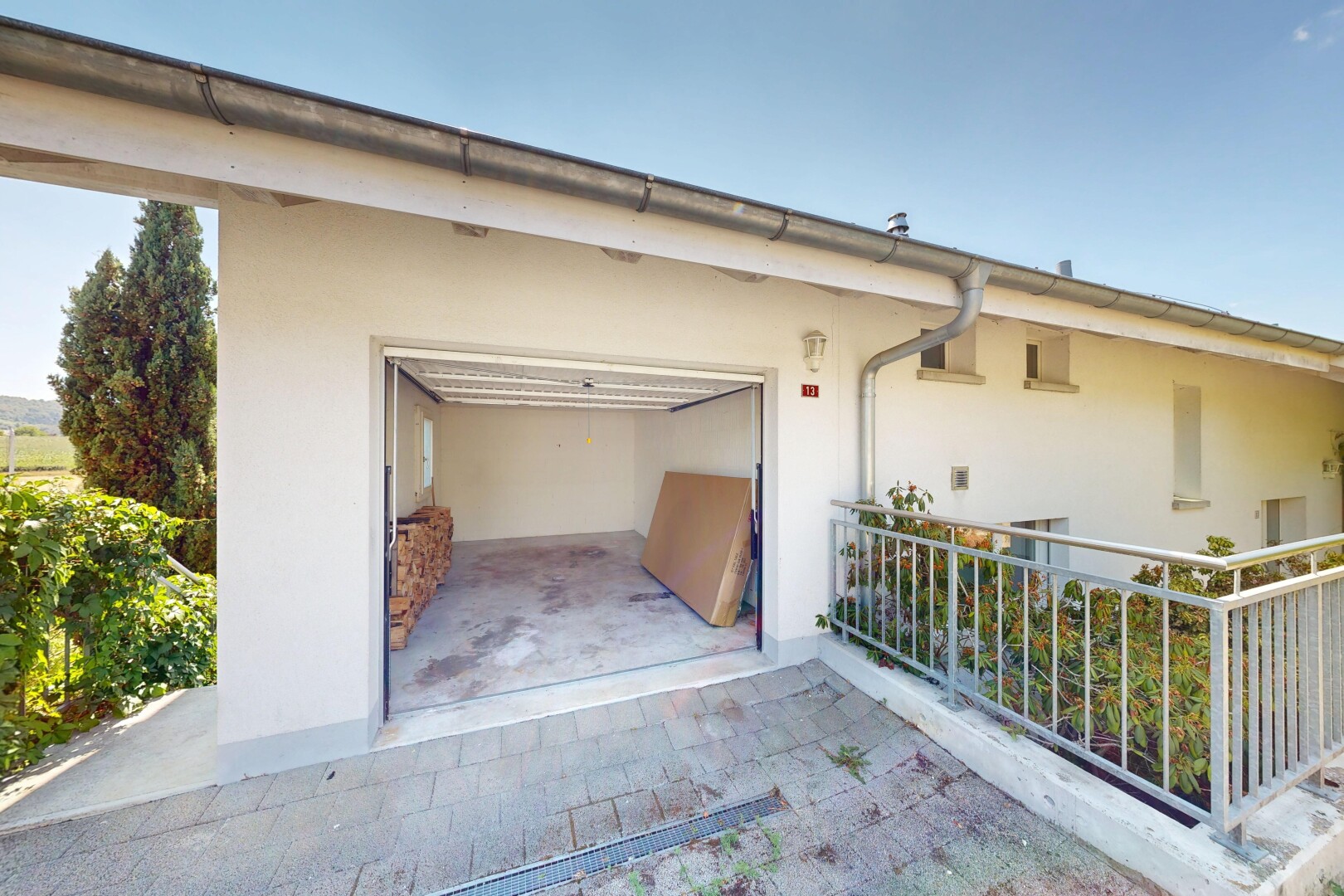 terrasse mit day time und property visible
