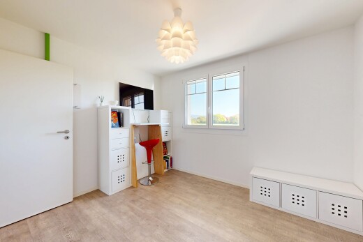 leerer raum mit day time, gipskartonwand, drywall, natürliches licht, und natural light