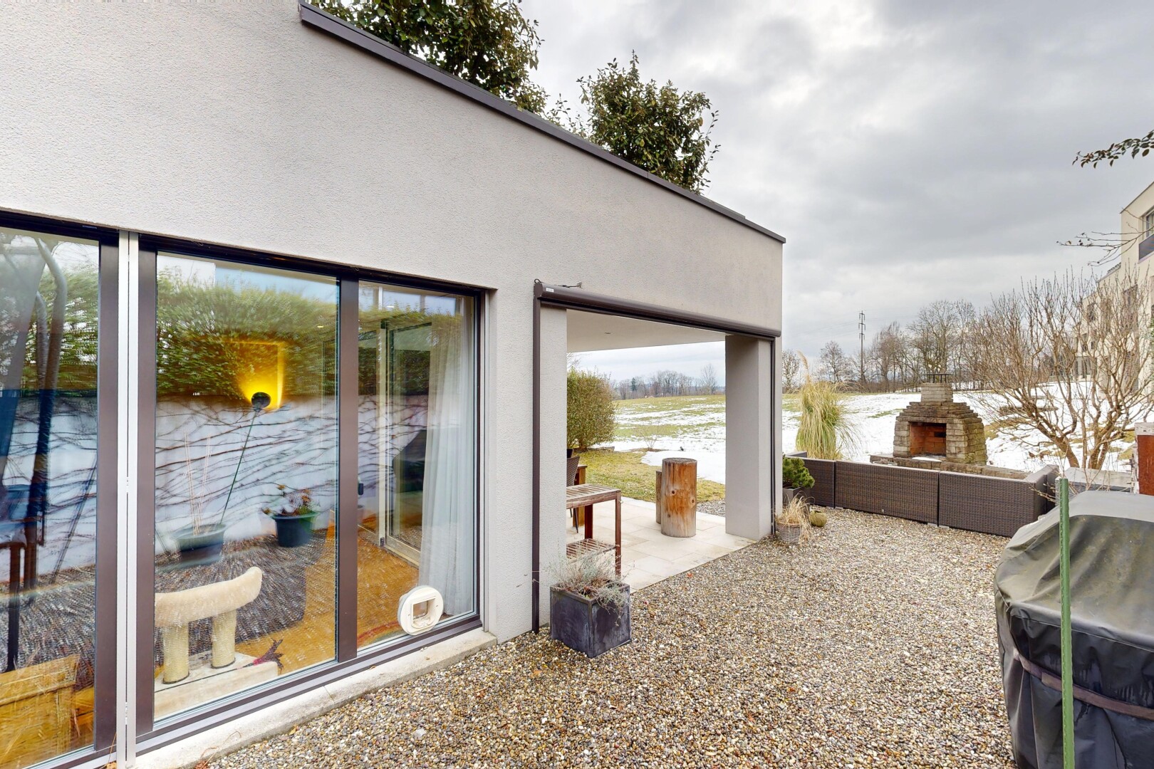 terrasse avec terrasse, from property, overcast, et clôture