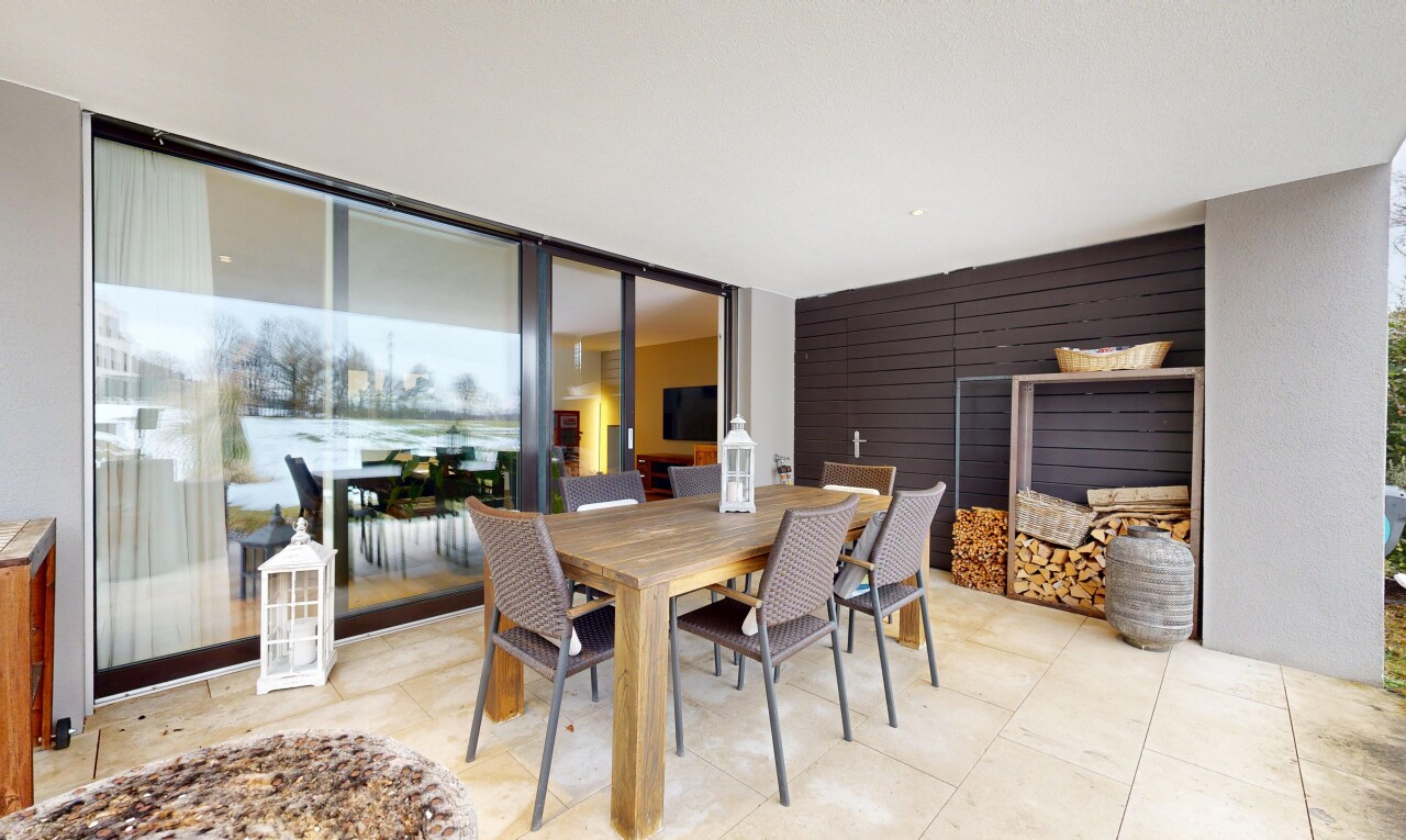 salle à manger avec from property