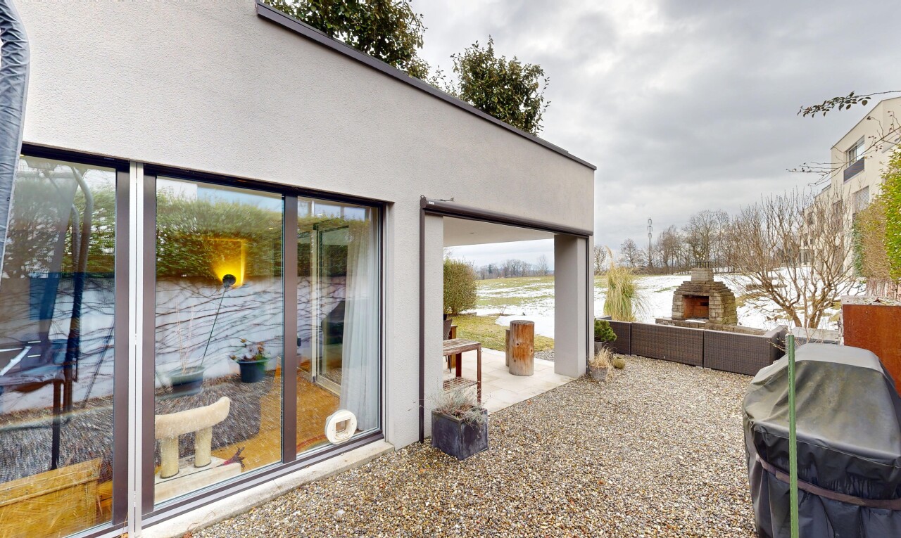 terrasse avec terrasse, from property, overcast, et clôture