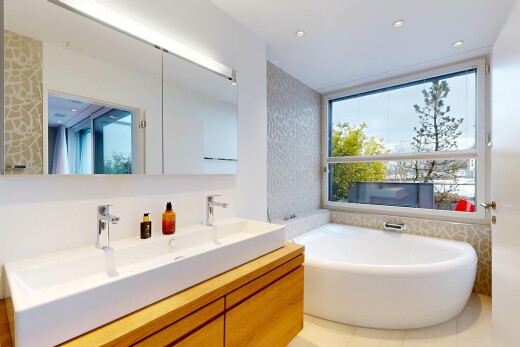 bad mit doppelwaschtisch, komplettes badezimmer, bad, waschbecken, und natural light