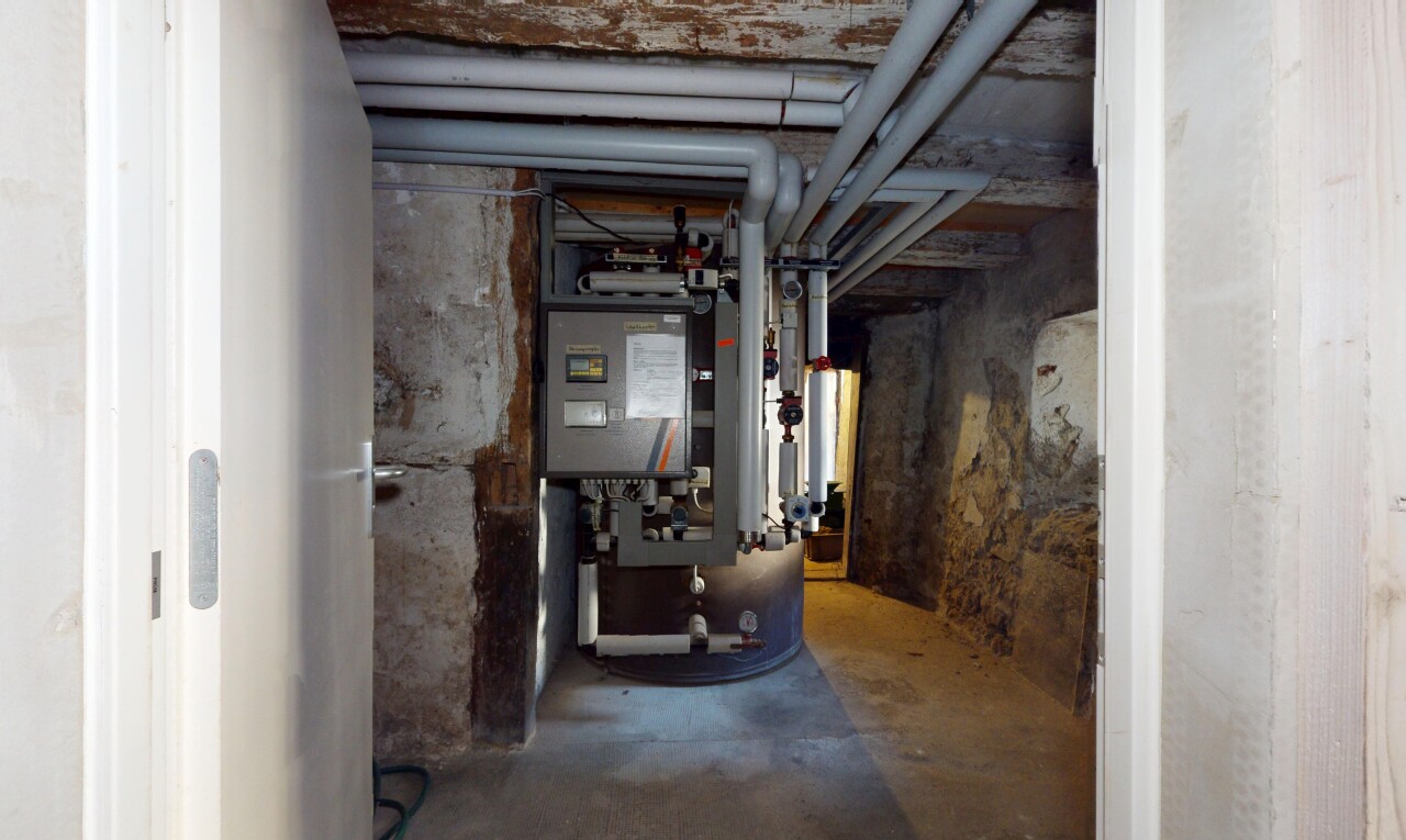 parking avec inside property