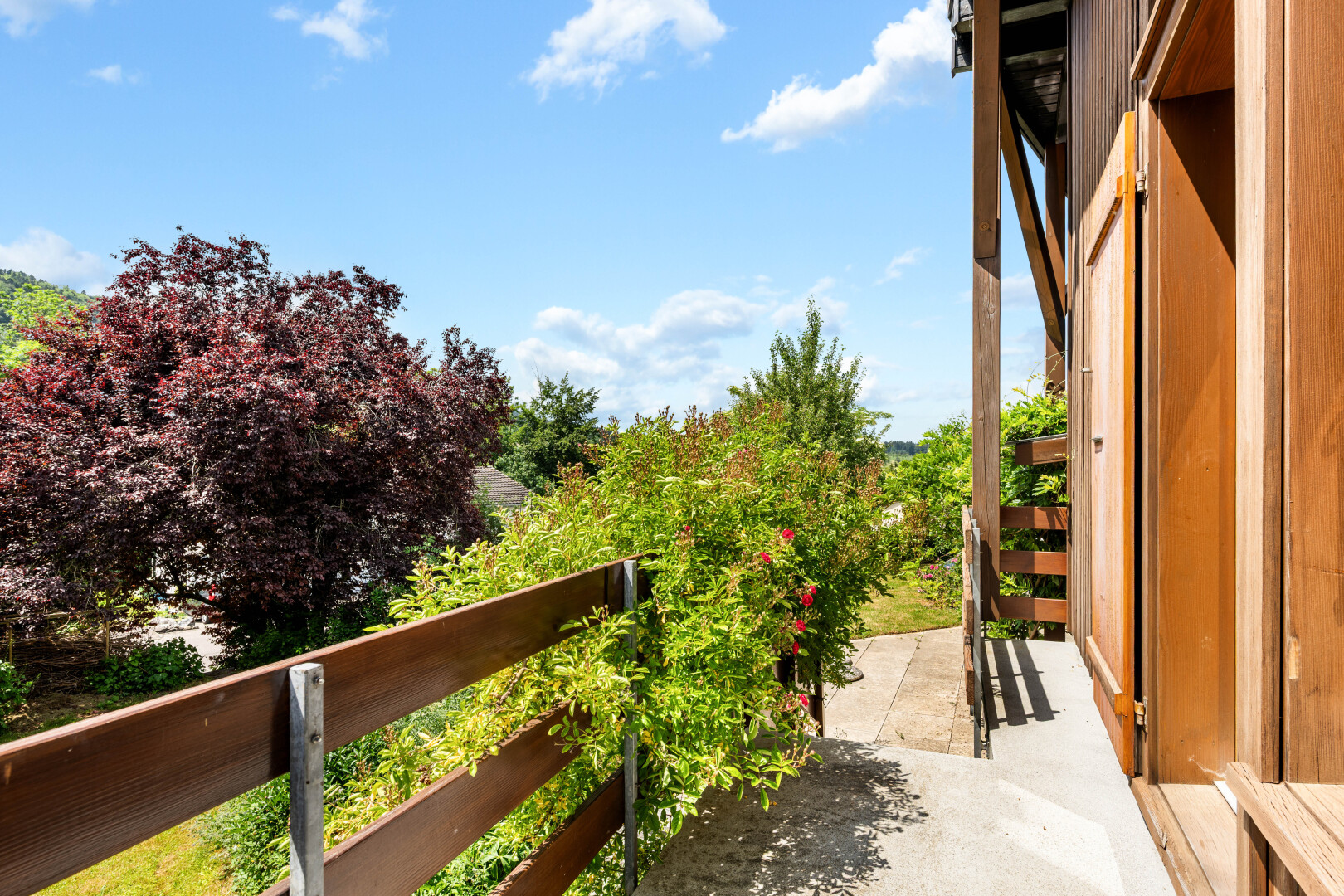 balkon mit from property und day time