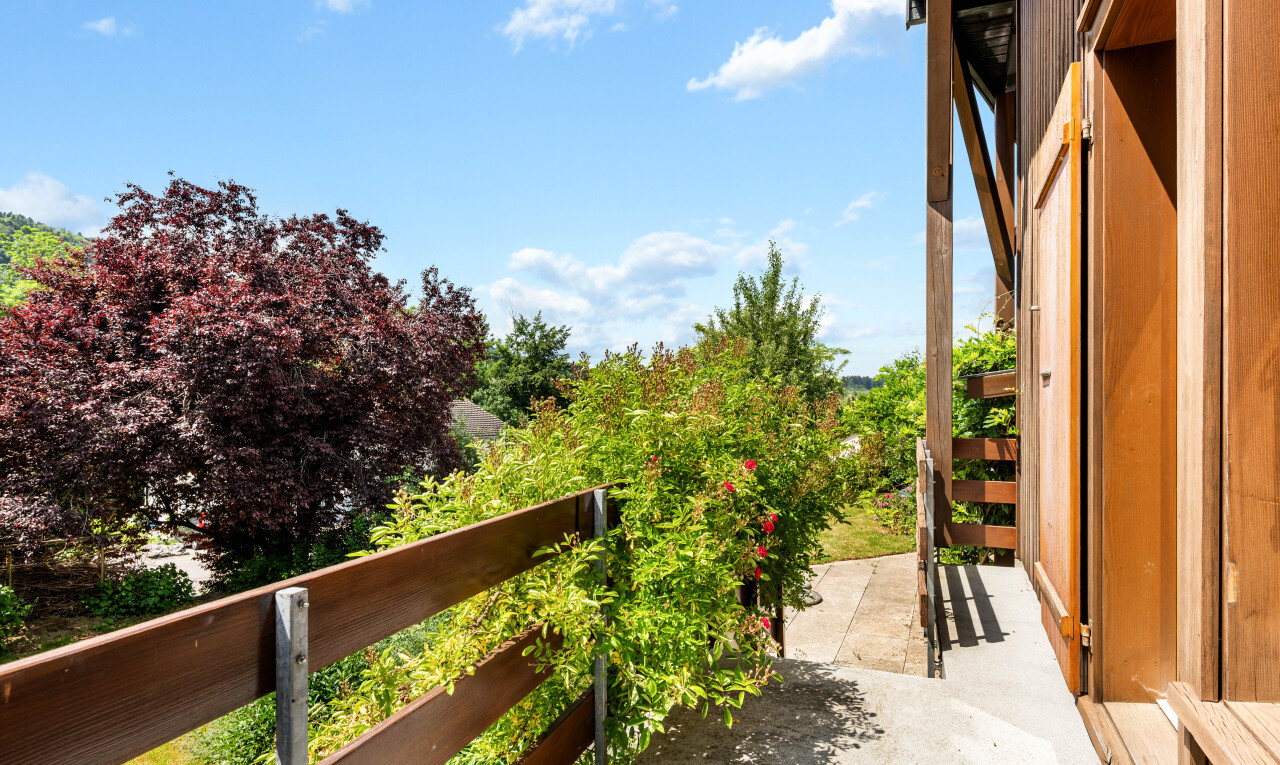 balkon mit from property und day time