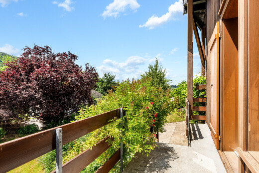 balkon mit from property und day time
