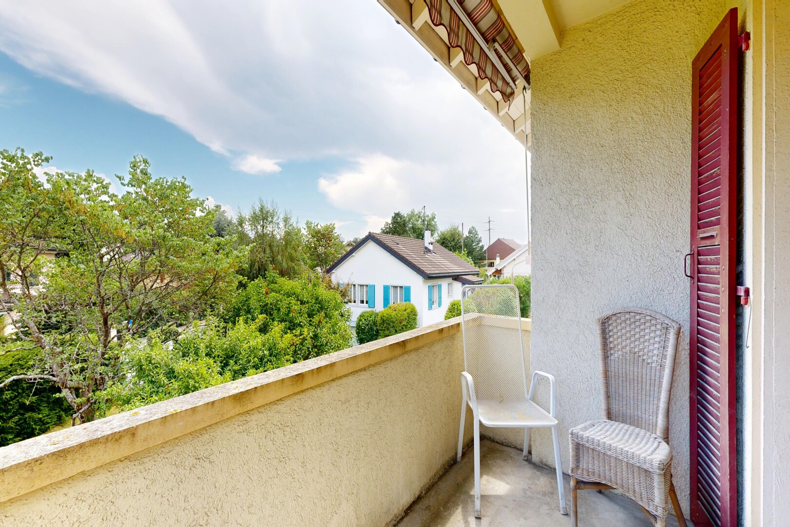 balcon avec from property, balcon, et day time