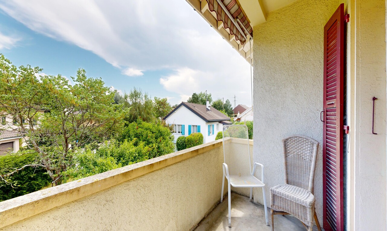 balcon avec from property, balcon, et day time