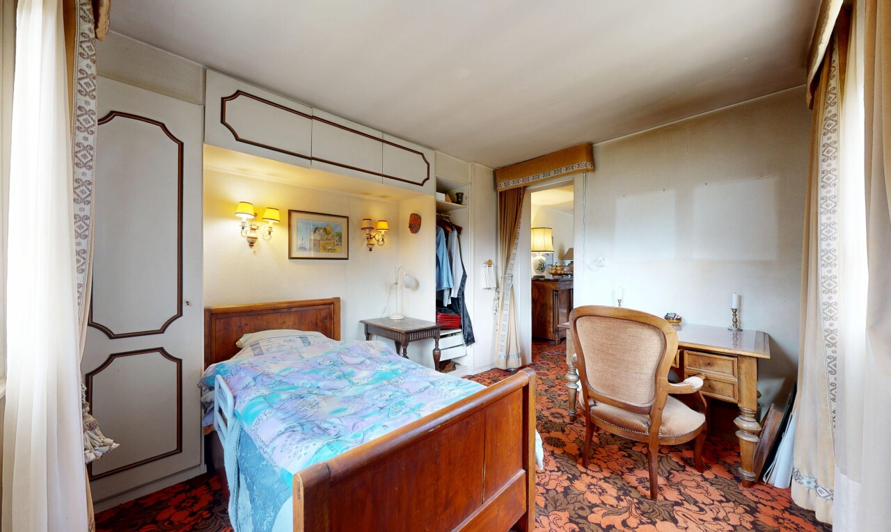 chambre avec inside property, cloison sèche, et drywall