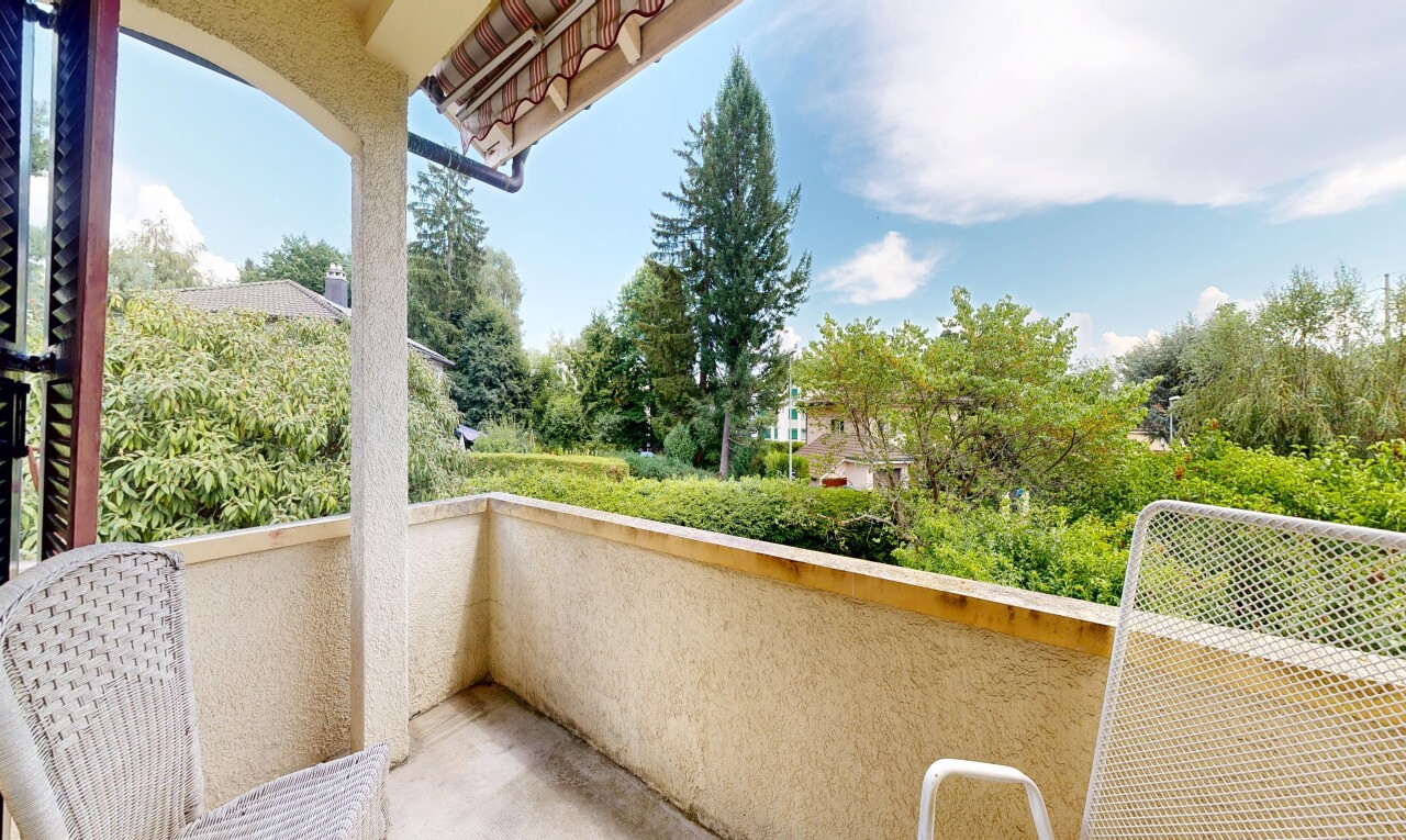 balcon avec from property, balcon, et day time
