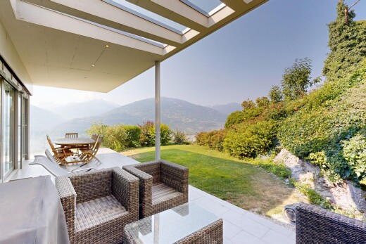 terrasse avec pelouse, terrasse, from property, mountain view, et vue sur la montagne