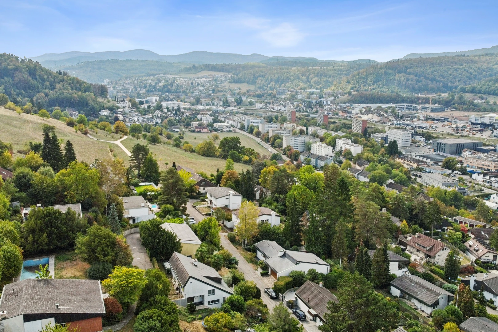 blick auf die berge mit mountain view, blick auf die berge, day time, aerial view, und neighborhood view