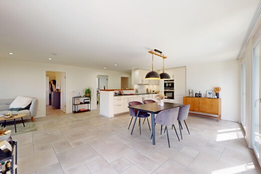 wohn- / esszimmer mit inside property, drywall, gipskartonwand, natural light, und natürliches licht