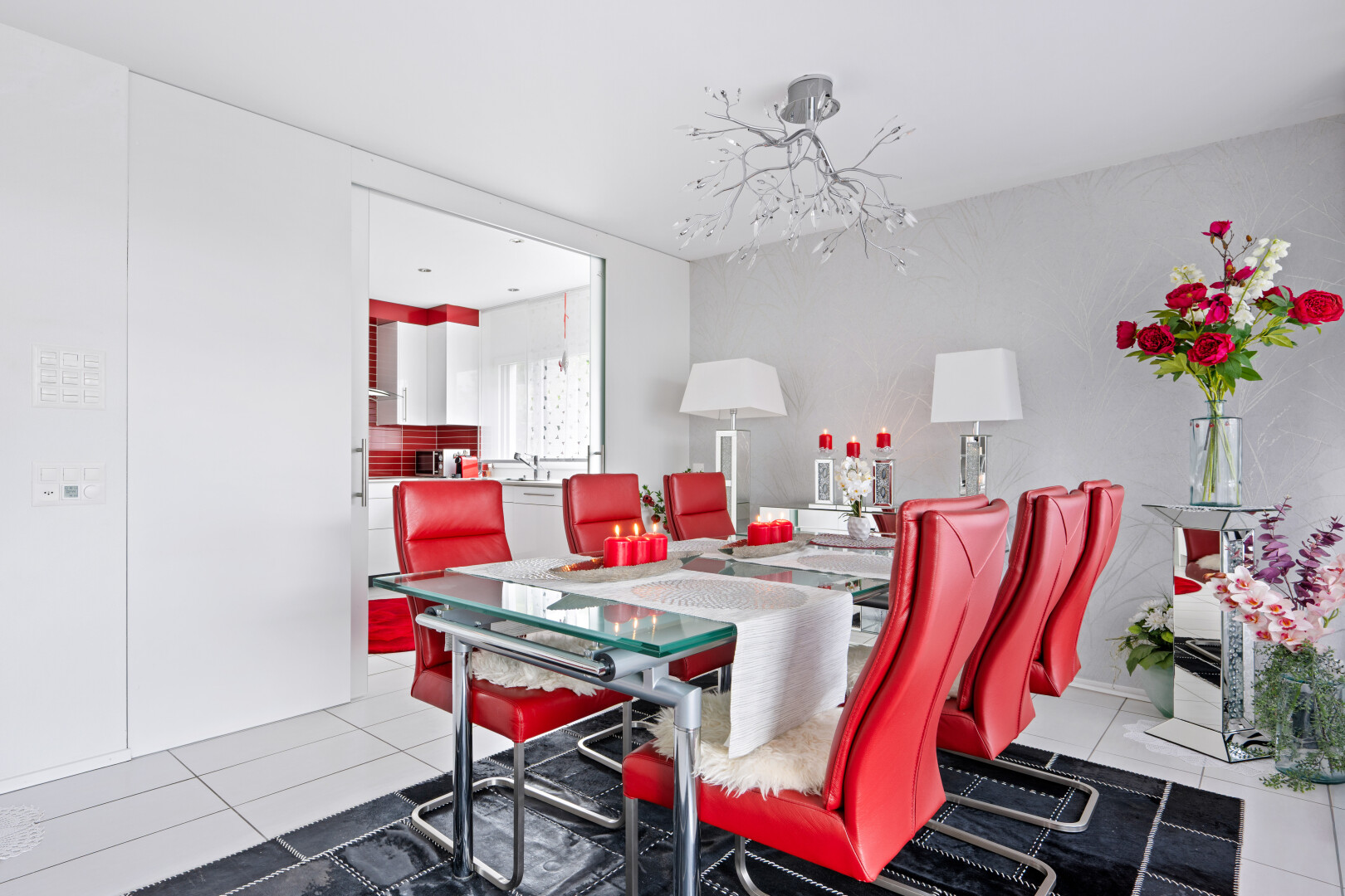esszimmer mit inside community, tile floor, fliesenboden, natural light, und natürliches licht