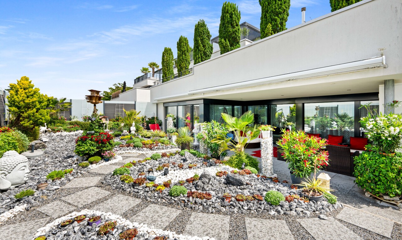 view of garden