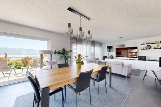 wohn- / esszimmer mit inside property, drywall, gipskartonwand, natural light, und natürliches licht