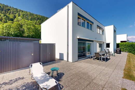 terrasse mit day time, property visible, und zaun