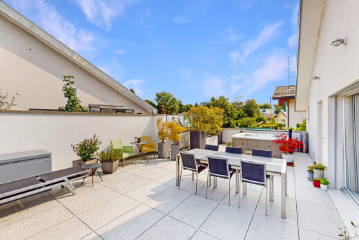 terrasse avec bain à remous, from property, coin repas extérieur, day time, et terrasse