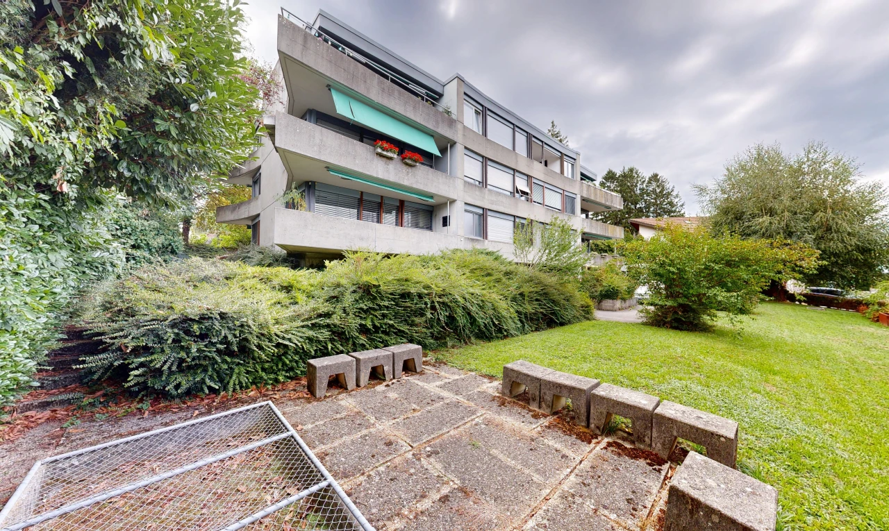 extérieur du bâtiment avec overcast