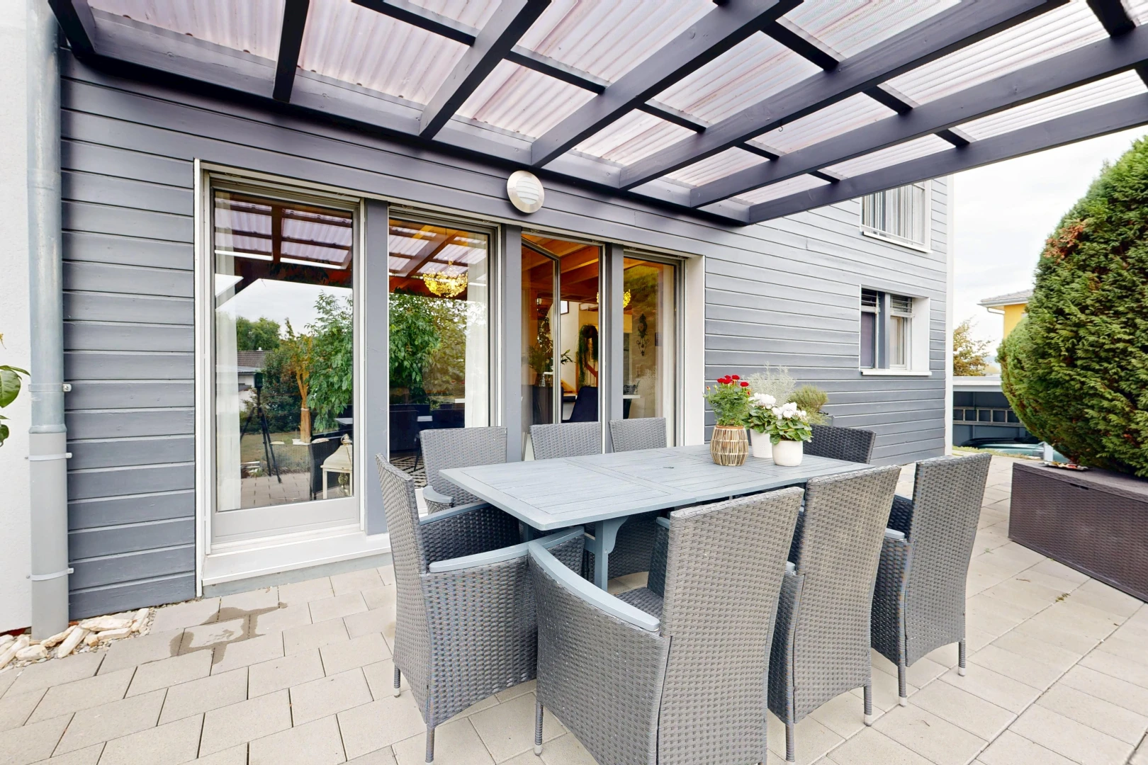 terrasse avec coin repas extérieur, from property, et terrasse