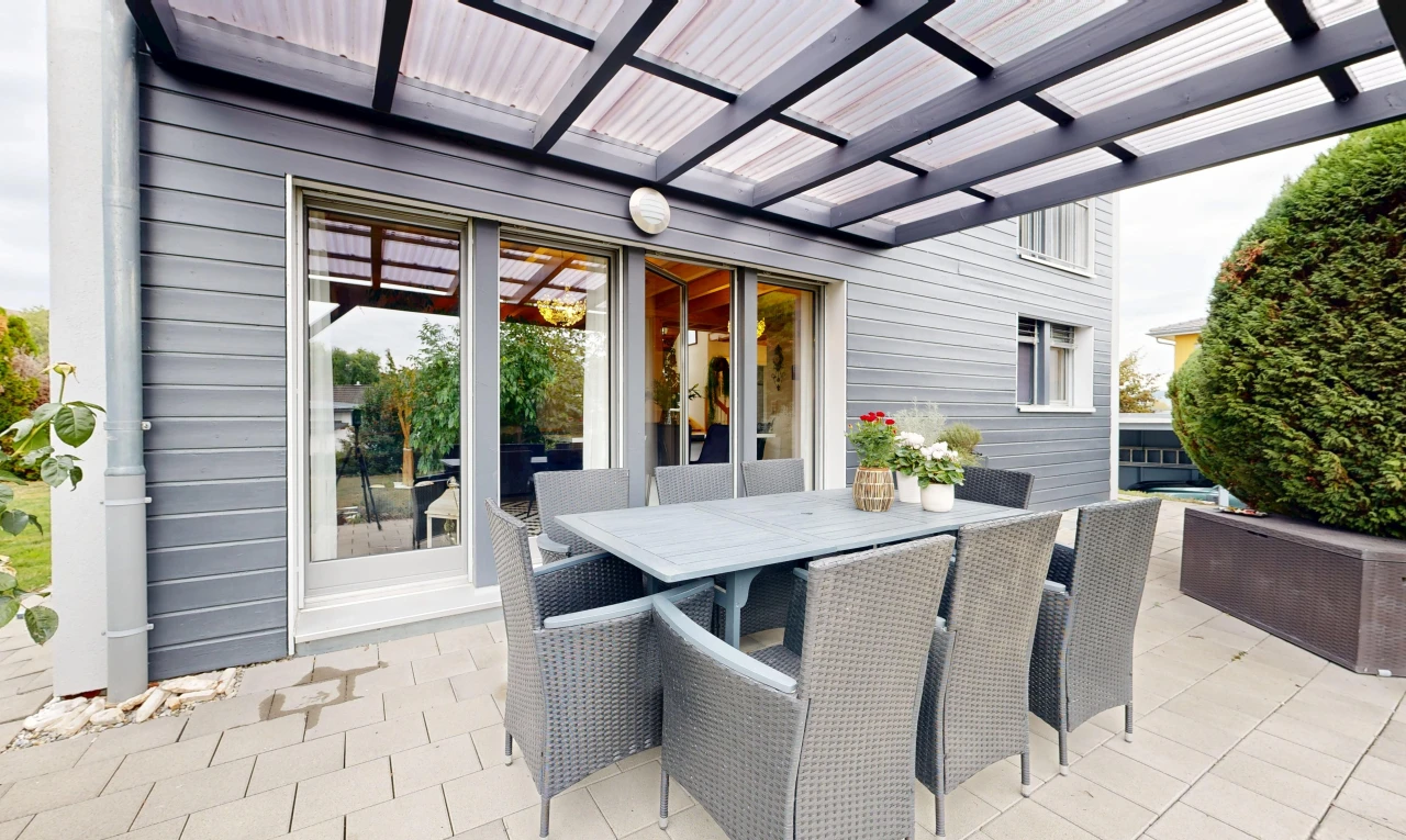 terrasse avec coin repas extérieur, from property, et terrasse