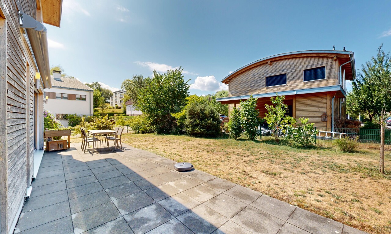 terrasse avec coin repas extérieur, terrasse, day time, from property, et pelouse
