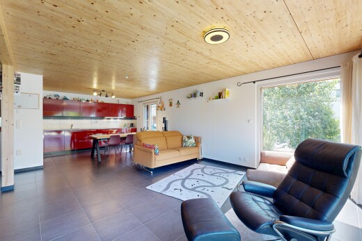 wohn- / esszimmer mit wood ceiling, holzdecke, drywall, gipskartonwand, und inside property