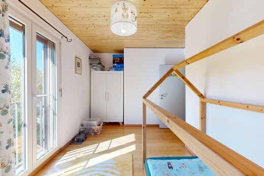 couloir avec drywall, cloison sèche, wood ceiling, plafond en bois, et inside property