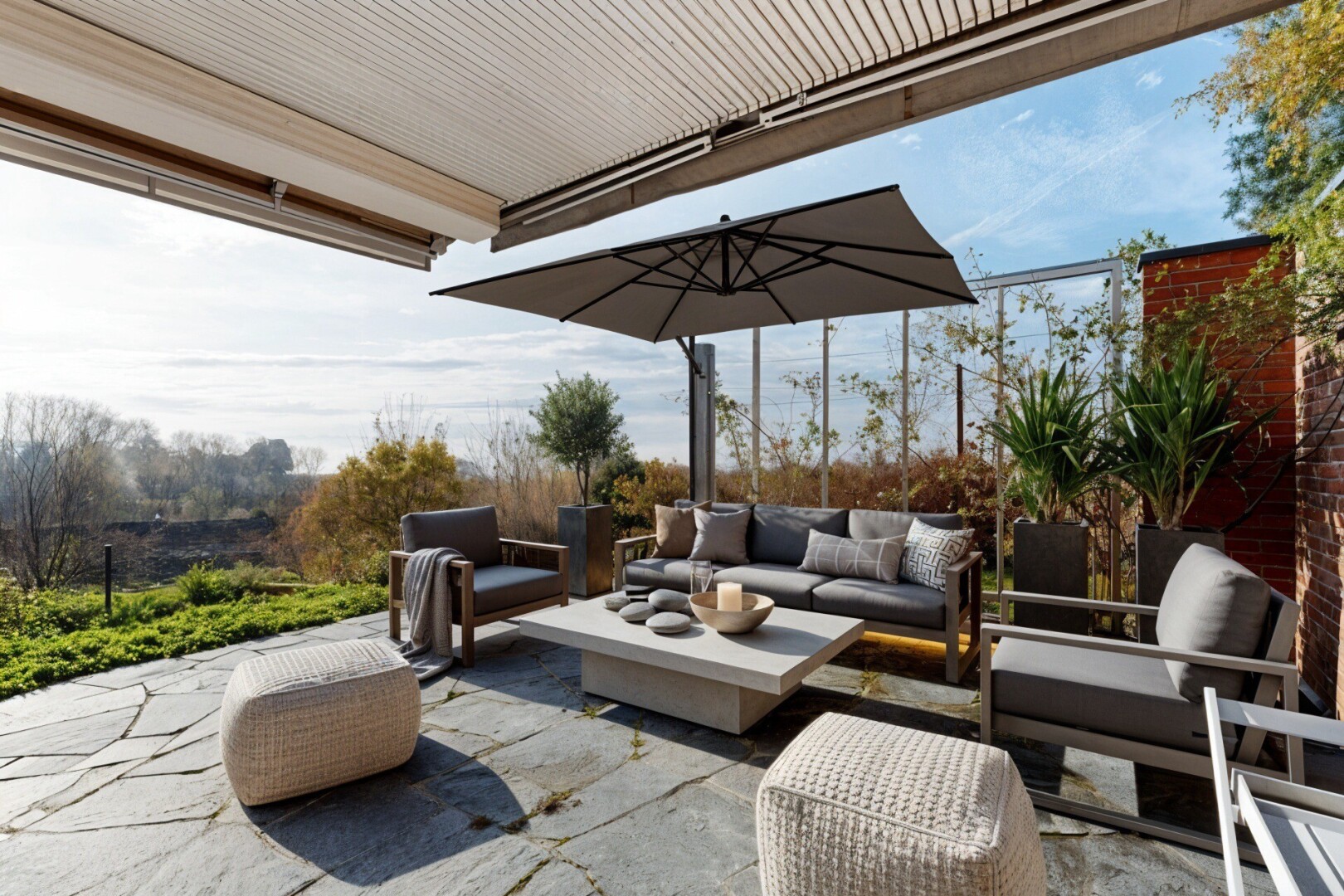 terrasse mit from property, terrasse, und wohnraum im freien