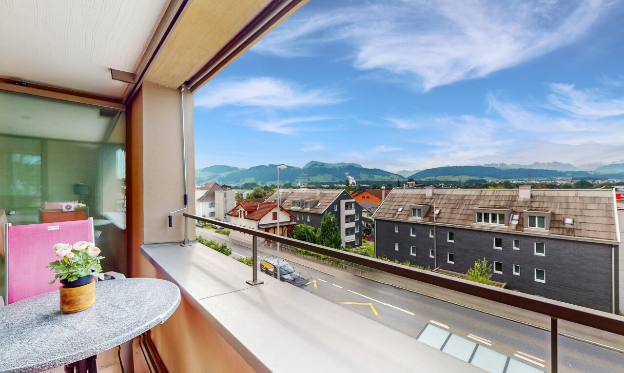 balcon avec balcon, mountain view, vue sur la montagne, day time, et from property