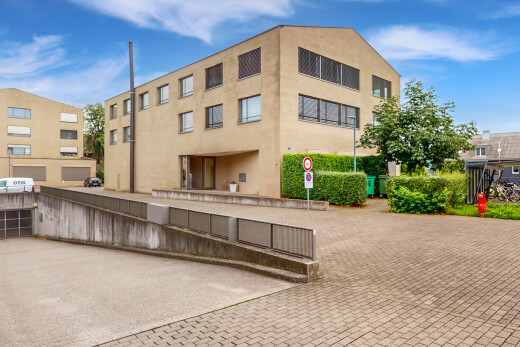 außenansicht mit day time, property visible, apartment complex view, und blick auf wohnanlage